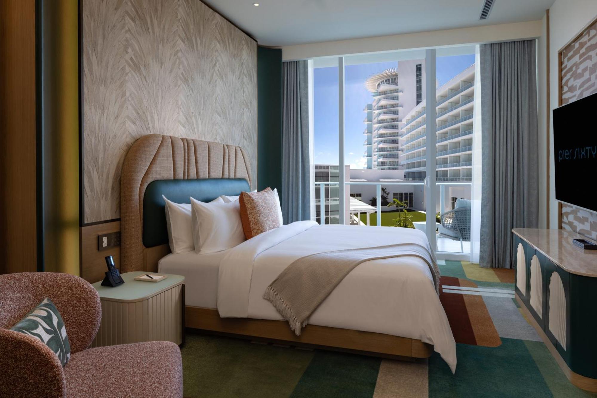 Pier Sixty-Six Hotel Fort Lauderdale Room photo