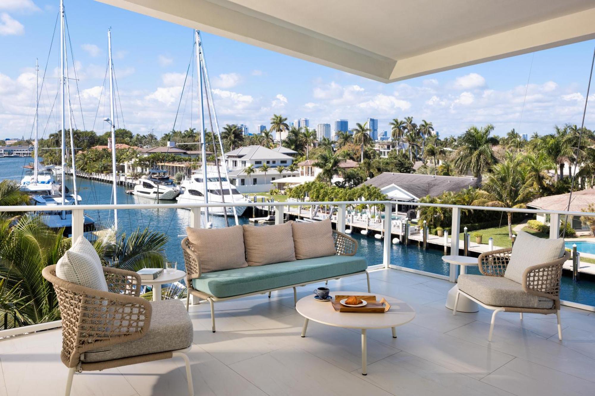 Pier Sixty-Six Hotel Fort Lauderdale Exterior photo